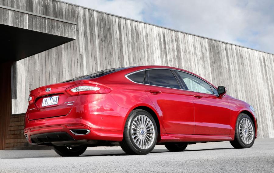  Ford Mondeo Titanium Hatchback 2015 года  (AU) (фото 6 из 12)